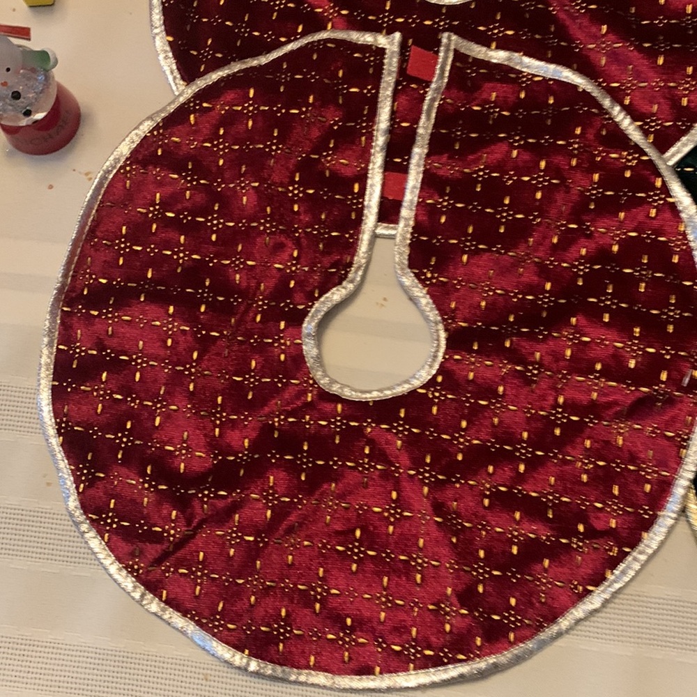 5 Mimi tree skirts - Picture 4 of 4